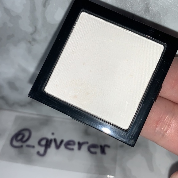 WHITE (#1) Bobbi Brown Discontinued Eyeshadow - Picture 3 of 13